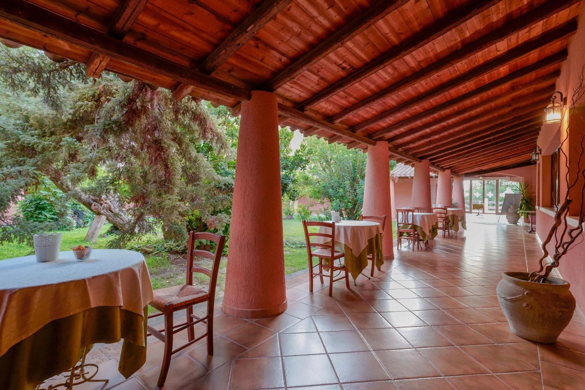 Hotel I Ginepri Quartucciu Exterior foto